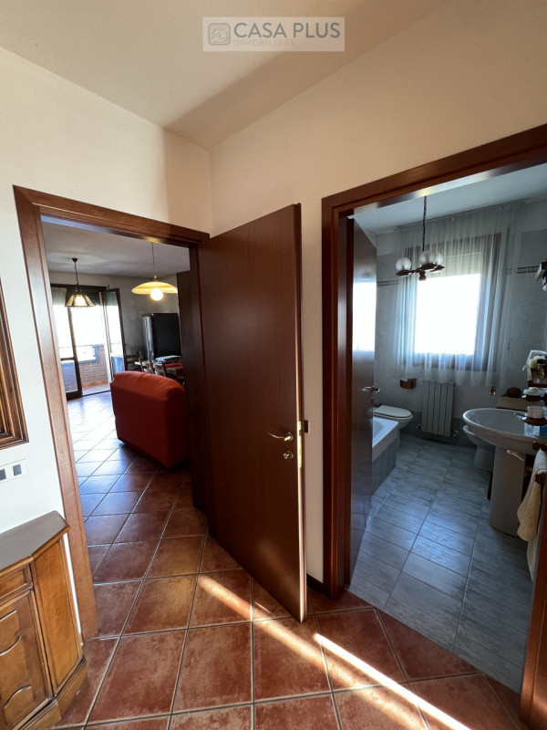 NOSTRA ESCLUSIVA- Proponiamo in vendita un appartamento bicamere situato nel comune di Tombolo, i...