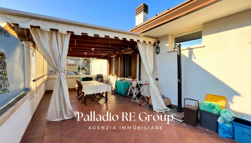 Scopri questa affascinante bifamiliare situata nel centro di Barbarano Vicentino, un comune ricco...