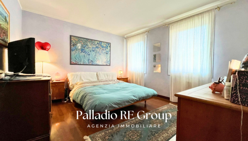 Scopri questa affascinante bifamiliare situata nel centro di Barbarano Vicentino, un comune ricco...