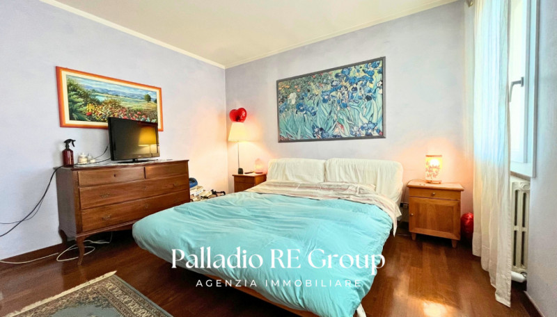 Scopri questa affascinante bifamiliare situata nel centro di Barbarano Vicentino, un comune ricco...