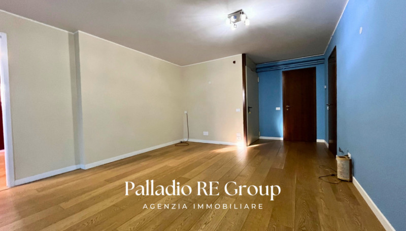 Scopri questa affascinante bifamiliare situata nel centro di Barbarano Vicentino, un comune ricco...