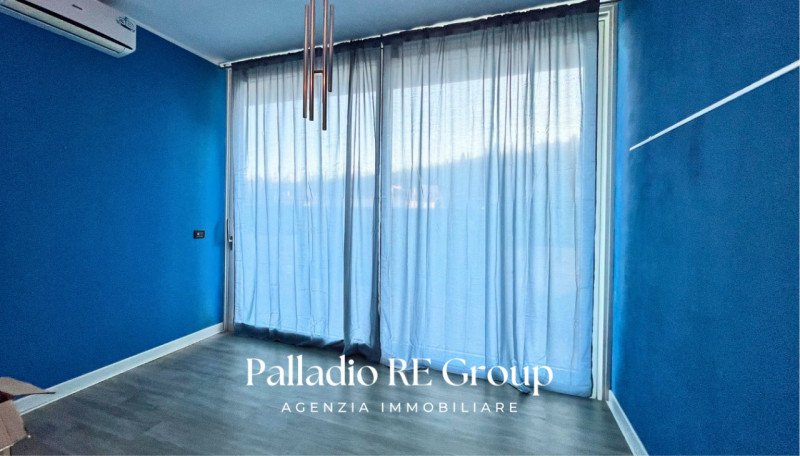 Scopri questa affascinante bifamiliare situata nel centro di Barbarano Vicentino, un comune ricco...