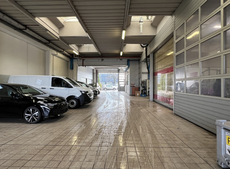 CAPANNONE CON UFFICI E AMPIO PIAZZALE ESCLUSIVO, IN LOCAZIONE A VICENZA OVEST - RIF. C8327
Nel cu...