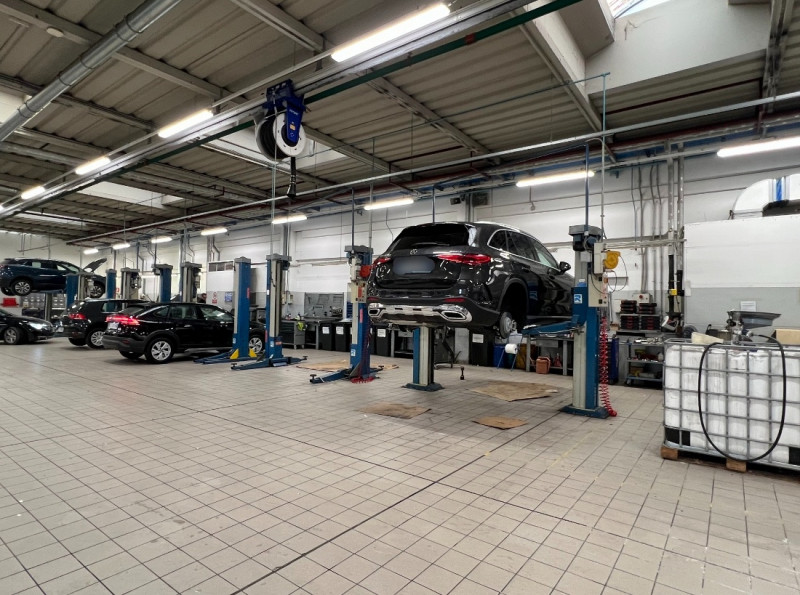 CAPANNONE CON UFFICI E AMPIO PIAZZALE ESCLUSIVO, IN LOCAZIONE A VICENZA OVEST - RIF. C8327
Nel cu...