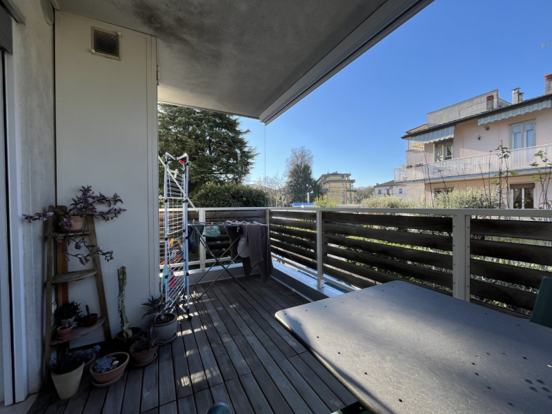 Scoprite il vostro nuovo rifugio nella tranquilla e sicura zona di Saviabona a Vicenza! Questo sp...