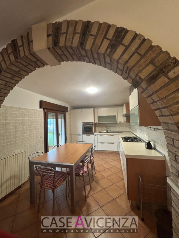 MONTEGALDELLA (VI) - Classe energetica in corso di definizione- DISPONIBILE DA SUBITO! Proponiamo...