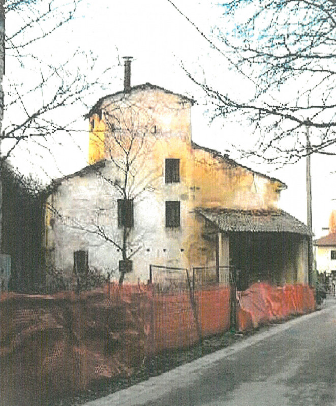 In posizione strategica nel comune di Albettone, proponiamo un ex fabbricato industriale (fornace...