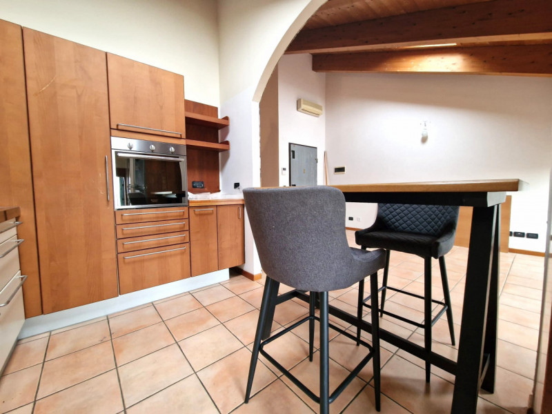 UBICAZIONE E CONTESTO

Nel comune di Torri di Quartesolo, all’interno di un residence curato, ord...