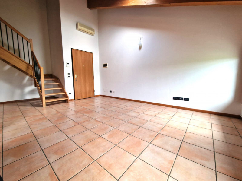 UBICAZIONE E CONTESTO

Nel comune di Torri di Quartesolo, all’interno di un residence curato, ord...
