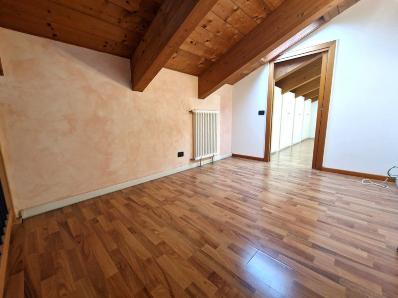 UBICAZIONE E CONTESTO

Nel comune di Torri di Quartesolo, all’interno di un residence curato, ord...