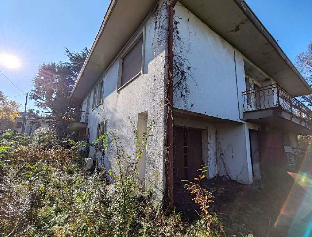 Rif. A.A.5-241 

Vendita all'asta - abitazione unifamiliare su 2 livelli in data 10 febbraio 2026...