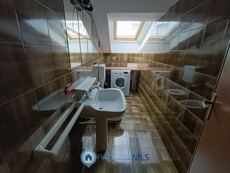 Immobile in esclusiva al Gruppo Padova MLS
Padova in zona Fiera comoda agli istituti universitari...