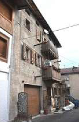 Rif. A.A.51-23

Vendita all'asta - abitazione unifamiliare su 3 livelli in data 10 febbraio 2026
...