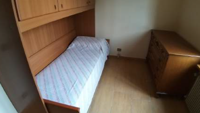 Rif. A.A.827-233

Vendita all'asta - abitazione unifamiliare con giardino in data 12 febbraio 202...