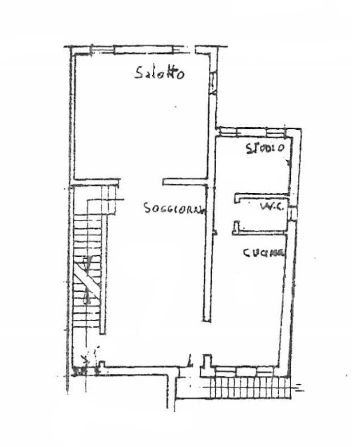 In uno storico palazzo del centro di Este, proponiamo in vendita meraviglioso appartamento signor...