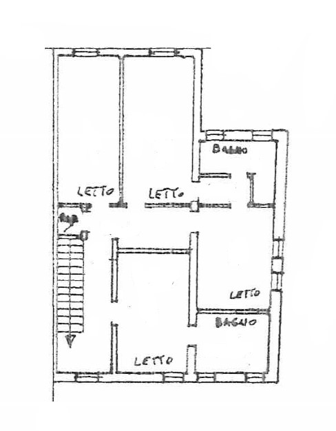 In uno storico palazzo del centro di Este, proponiamo in vendita meraviglioso appartamento signor...