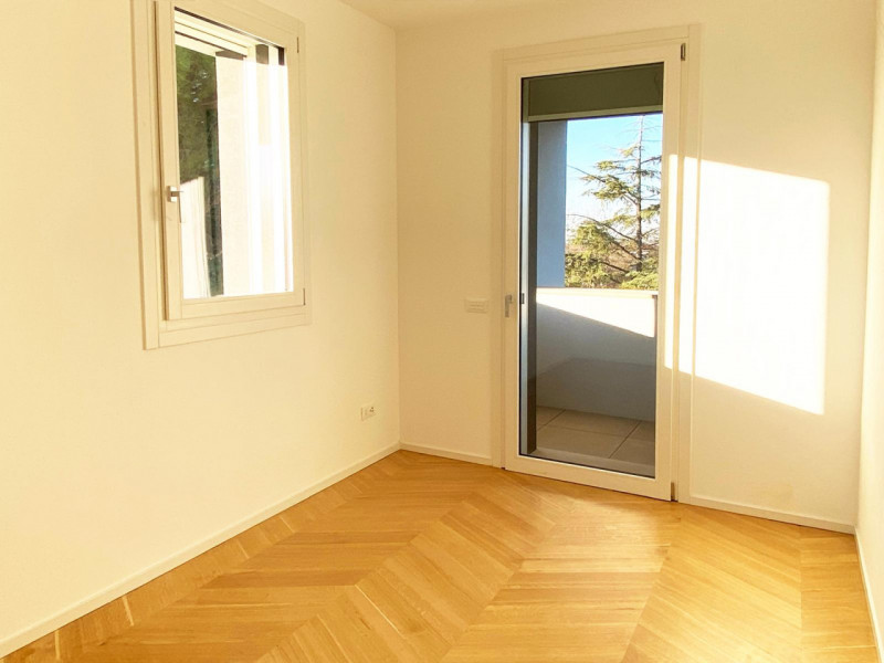 (Per INFO Roberto 3453195338) A Montebelluna centro, con vista sul Parco Manin, proponiamo un nuo...