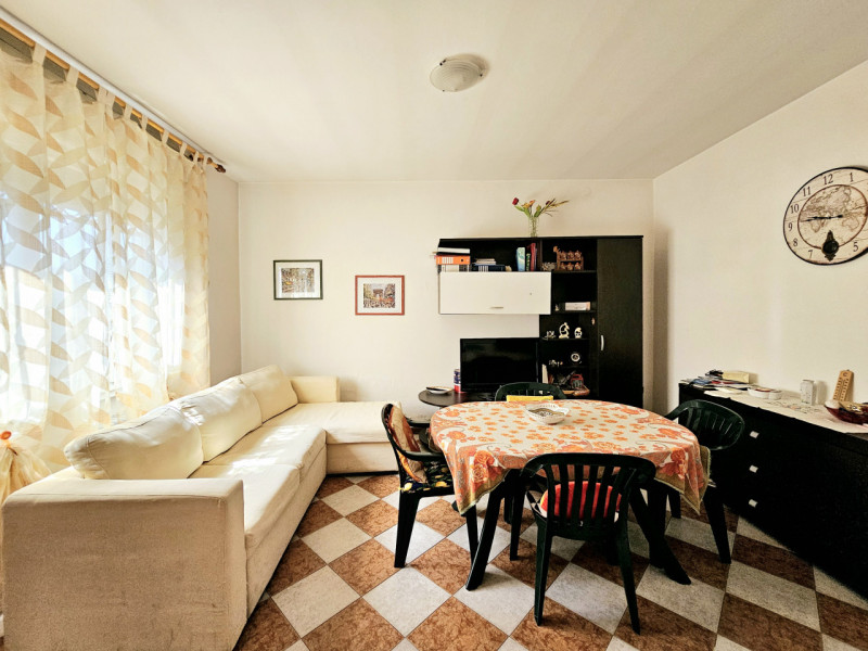 Situata tra Montagnana e Bevilacqua, in una posizione comoda alle principali arterie stradali, pr...