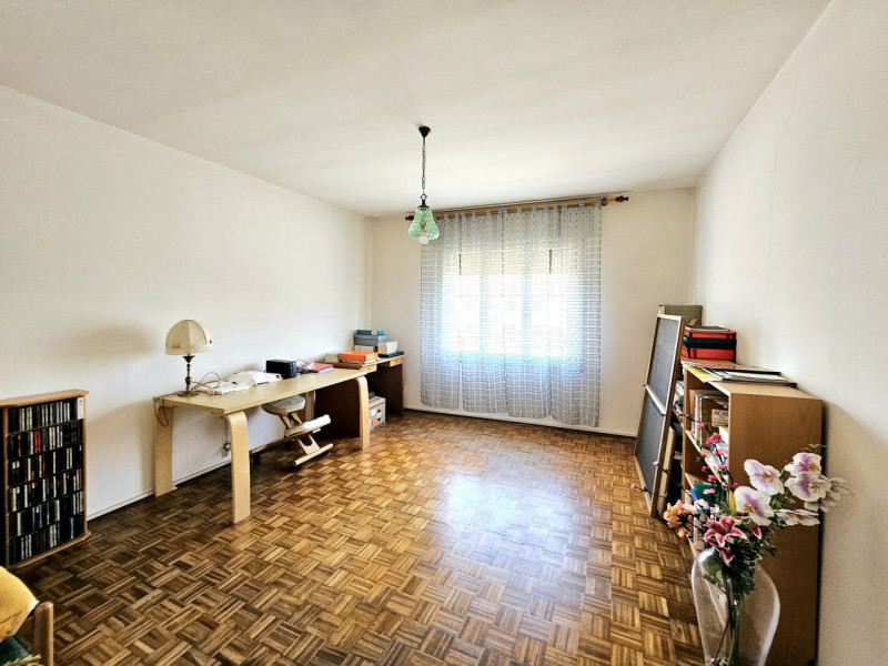 Situata tra Montagnana e Bevilacqua, in una posizione comoda alle principali arterie stradali, pr...