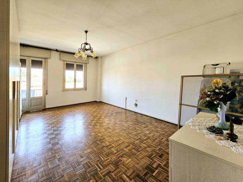 Situata tra Montagnana e Bevilacqua, in una posizione comoda alle principali arterie stradali, pr...