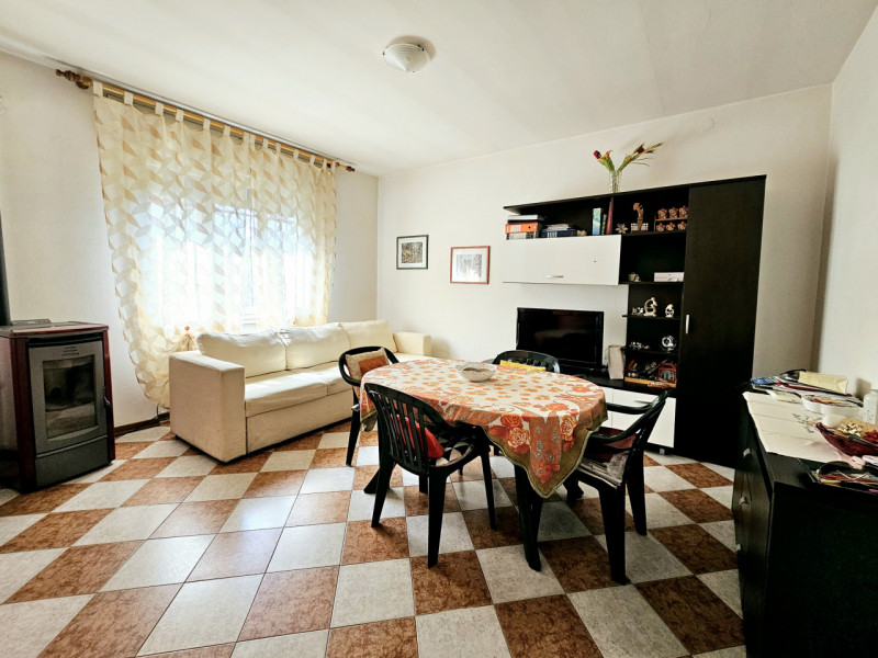 Situata tra Montagnana e Bevilacqua, in una posizione comoda alle principali arterie stradali, pr...