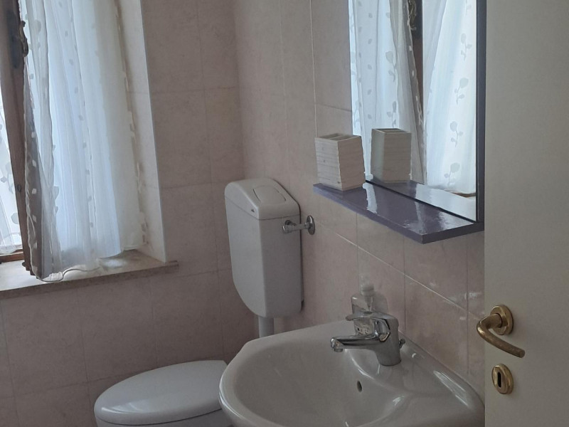 Immobile in esclusiva al Gruppo Padova MLS
Montegrotto T. : proponiamo appartamento al primo pian...