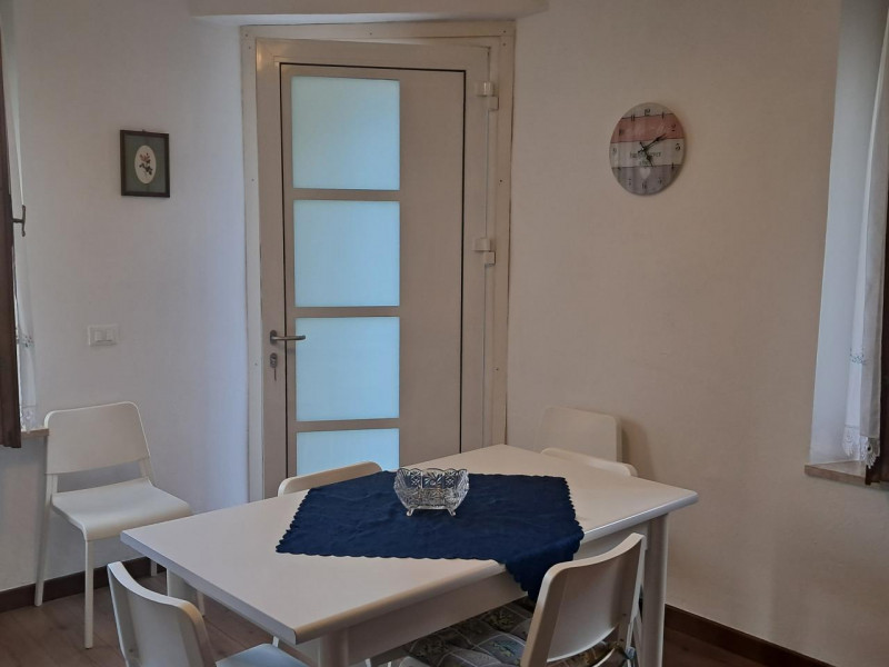 Immobile in esclusiva al Gruppo Padova MLS
Montegrotto T. : proponiamo appartamento al primo pian...