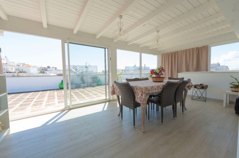 (Per INFO Roberto 3453195338) Castro, proponiamo splendido immobile di 245 mq con mansarda abitab...