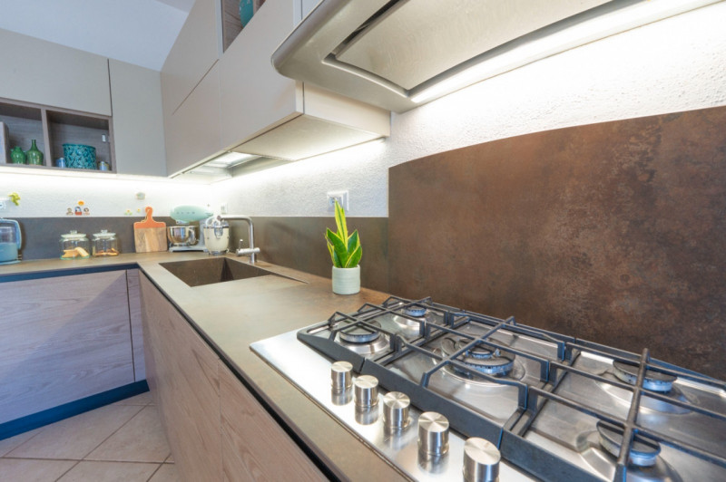 (Per INFO Roberto 3453195338) Castro, proponiamo splendido immobile di 245 mq con mansarda abitab...