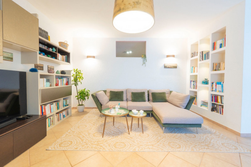 (Per INFO Roberto 3453195338) Castro, proponiamo splendido immobile di 245 mq con mansarda abitab...