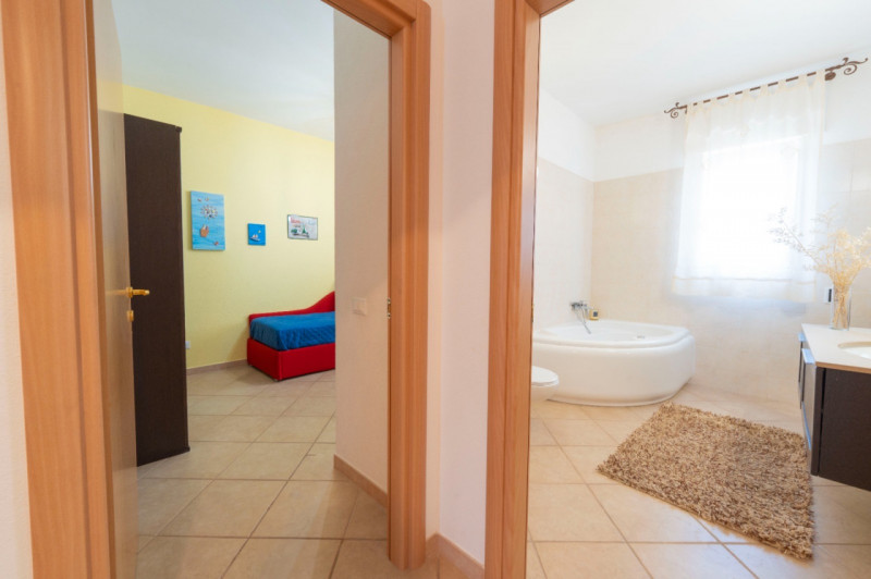 (Per INFO Roberto 3453195338) Castro, proponiamo splendido immobile di 245 mq con mansarda abitab...