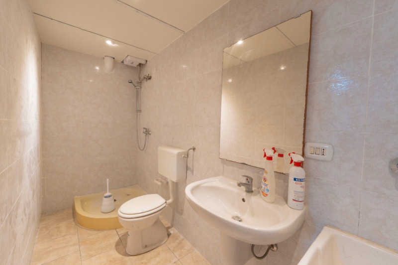 (Per INFO Roberto 3453195338) Castro, proponiamo splendido immobile di 245 mq con mansarda abitab...