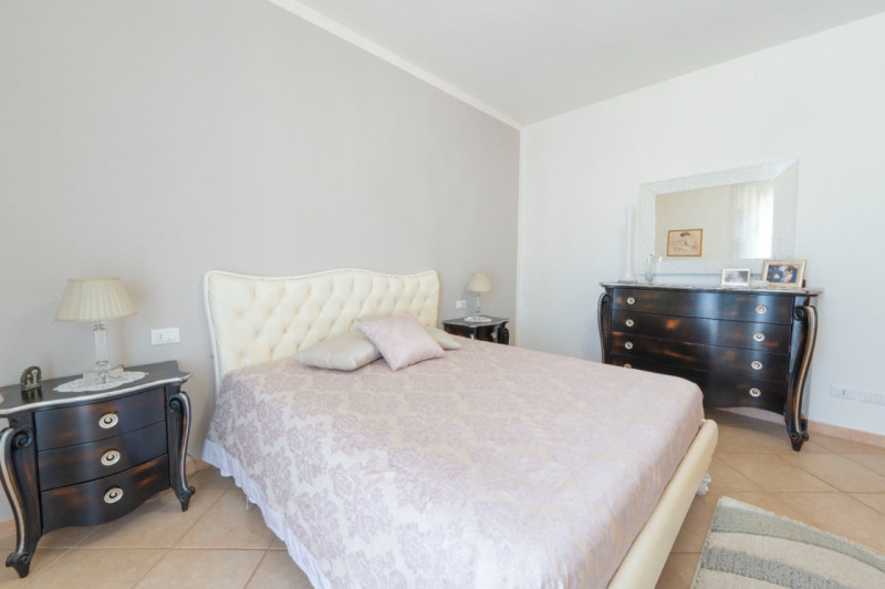 (Per INFO Roberto 3453195338) Castro, proponiamo splendido immobile di 245 mq con mansarda abitab...