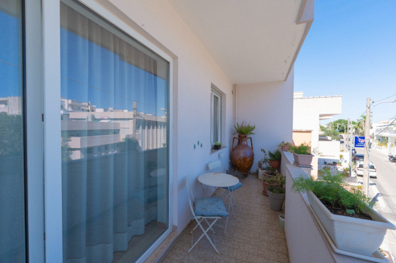 (Per INFO Roberto 3453195338) Castro, proponiamo splendido immobile di 245 mq con mansarda abitab...