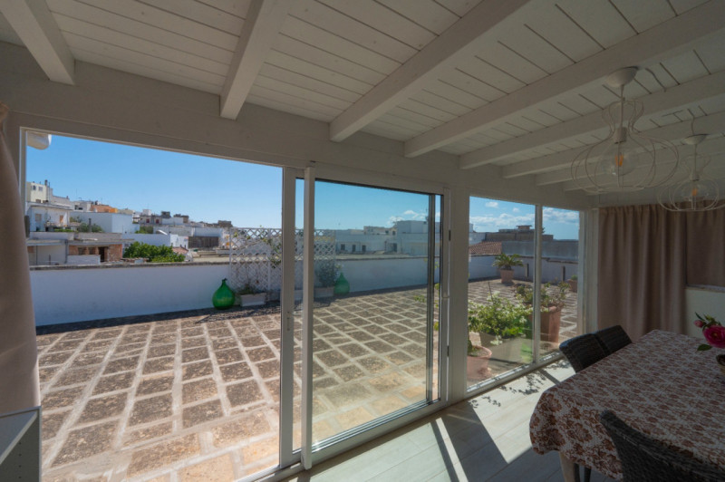 (Per INFO Roberto 3453195338) Castro, proponiamo splendido immobile di 245 mq con mansarda abitab...