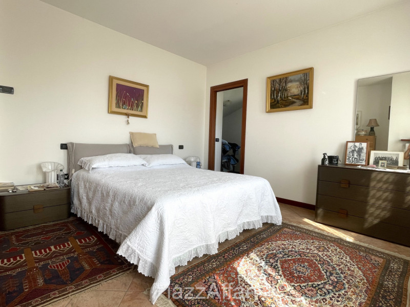 Proponiamo in vendita graziosa porzione di bifamiliare dalle dimensioni compatte (comunque non ma...