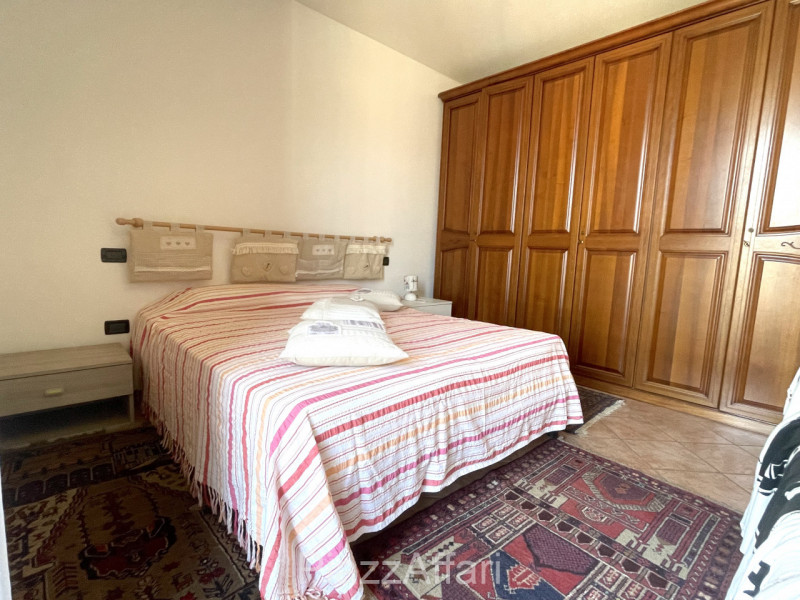 Proponiamo in vendita graziosa porzione di bifamiliare dalle dimensioni compatte (comunque non ma...