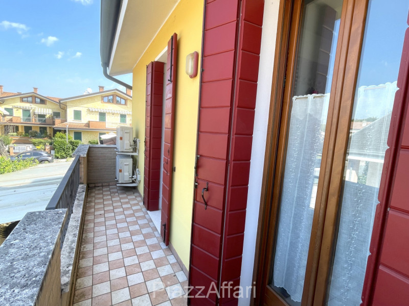 Proponiamo in vendita graziosa porzione di bifamiliare dalle dimensioni compatte (comunque non ma...