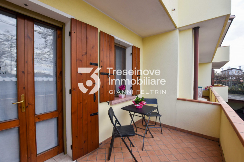 (Per INFO Feltrin ing. Gianni 3288349492) Proponiamo in vendita spaziosa trifamiliare di testa di...