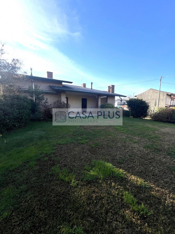 NOSTRA ESCLUSIVA - Villetta singola con ampio giardino – Spazi armoniosi e grande versatilità

Pr...