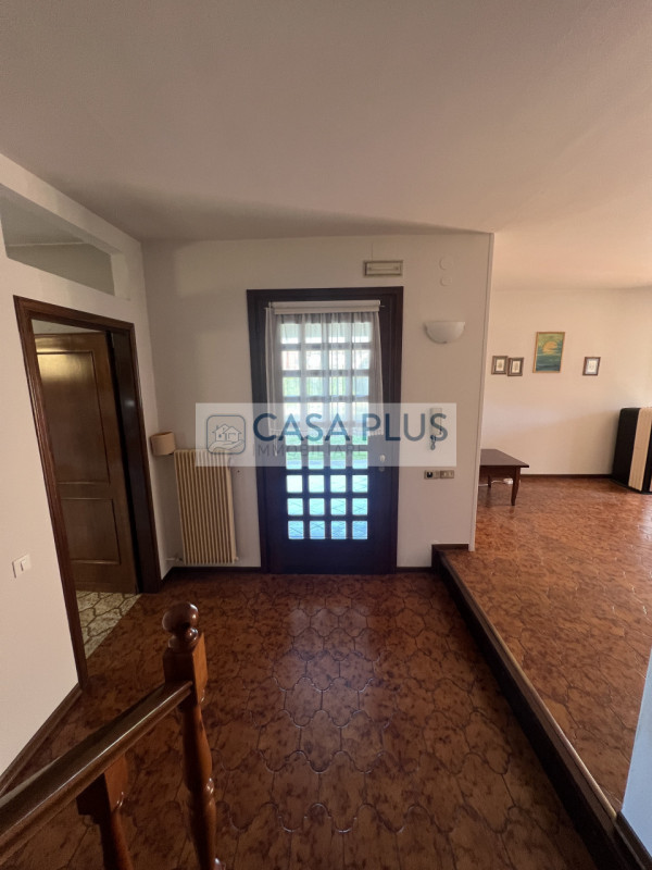 NOSTRA ESCLUSIVA - Villetta singola con ampio giardino – Spazi armoniosi e grande versatilità

Pr...