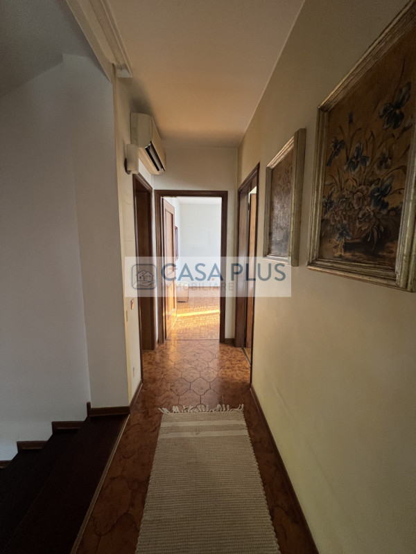 NOSTRA ESCLUSIVA - Villetta singola con ampio giardino – Spazi armoniosi e grande versatilità

Pr...