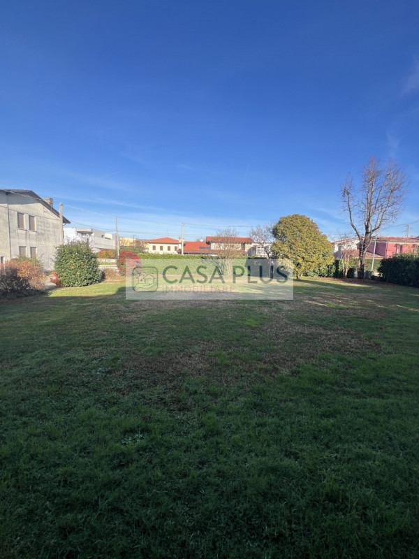 NOSTRA ESCLUSIVA - Villetta singola con ampio giardino – Spazi armoniosi e grande versatilità

Pr...