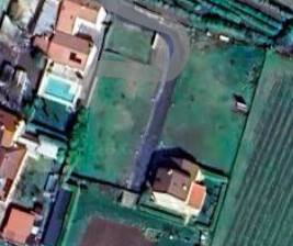 Scopri questa meravigliosa villa moderna situata nel centro storico di Lonigo, un gioiello archit...