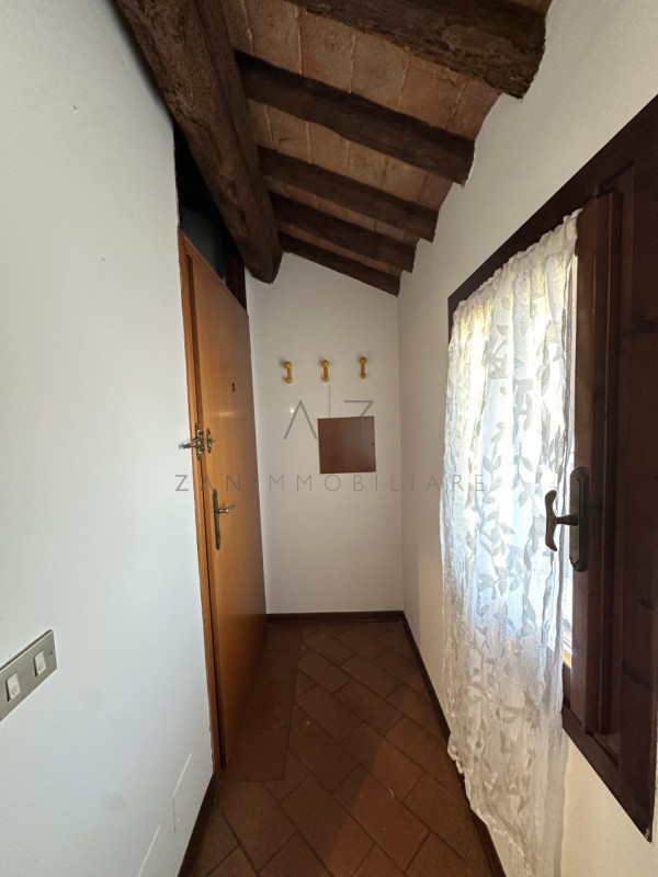 Proponiamo in affitto un grazioso appartamento monolocale di circa 35 mq, con camera matrimoniale...