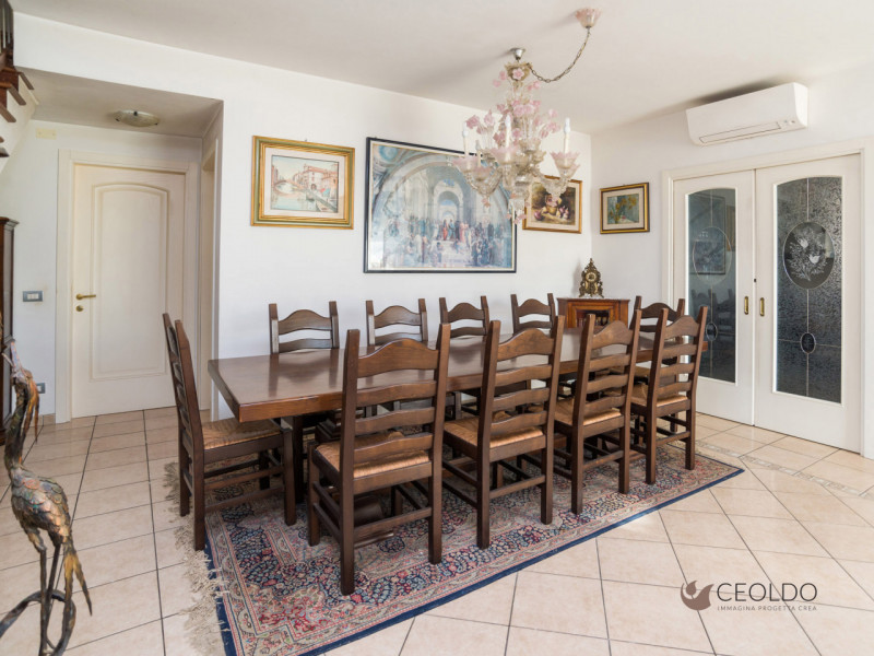 VIGONZA CENTRO: In posizione centrale ma distante dal traffico perchè situata nel mezzo del tranq...