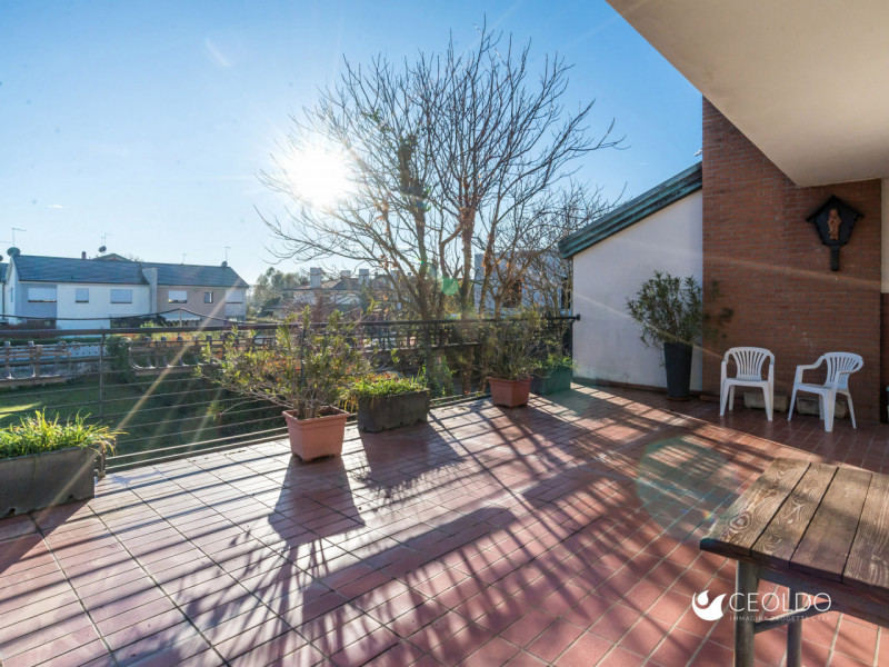 VIGONZA CENTRO: In posizione centrale ma distante dal traffico perchè situata nel mezzo del tranq...