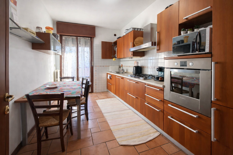 Scopri questo splendido appartamento duplex situato nel cuore di Campodarsego, una delle zone più...