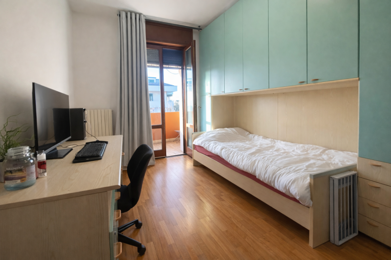 Scopri questo splendido appartamento duplex situato nel cuore di Campodarsego, una delle zone più...