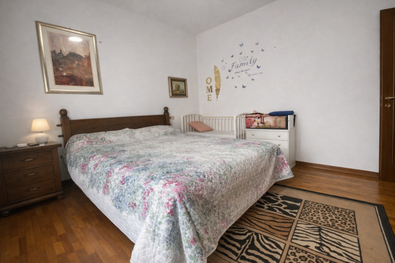 Scopri questo splendido appartamento duplex situato nel cuore di Campodarsego, una delle zone più...